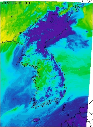 2025-03-15 21 : 00