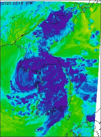 2025-03-18 07 : 00