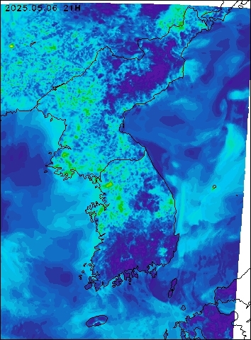 2025-05-06 21 : 00