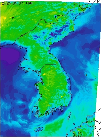 2025-05-07 19 : 00