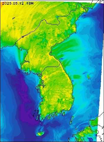 2025-05-12 18 : 00
