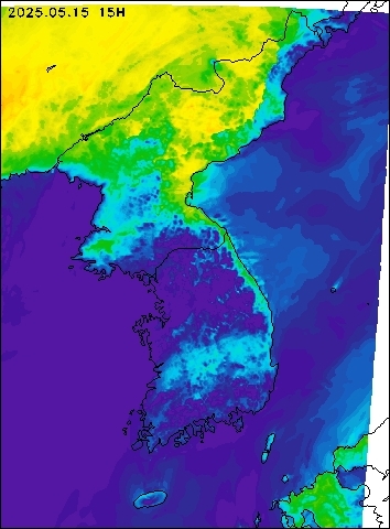2025-05-15 15 : 00