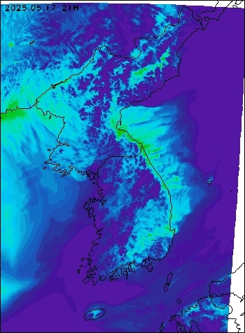 2025-05-17 21 : 00