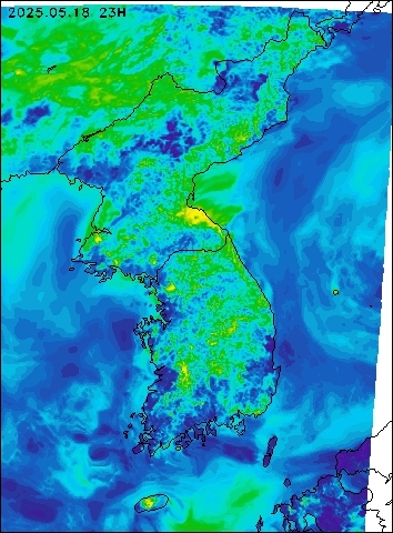 2025-05-18 23 : 00