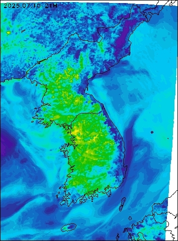 2025-07-10 21 : 00