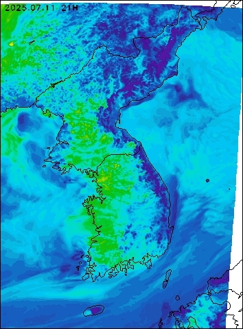 2025-07-11 21 : 00