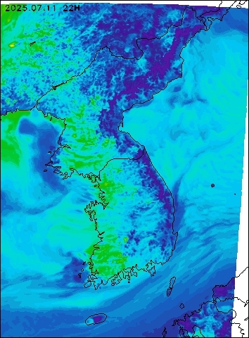2025-07-11 22 : 00