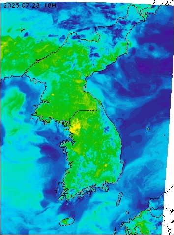 2025-07-28 18 : 00