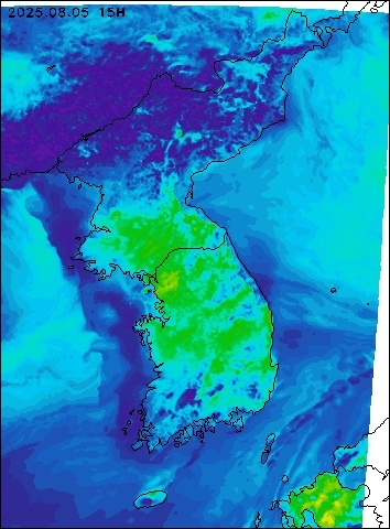 2025-08-05 15 : 00