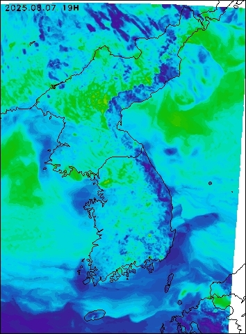 2025-08-07 19 : 00
