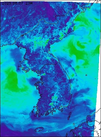 2025-08-07 23 : 00