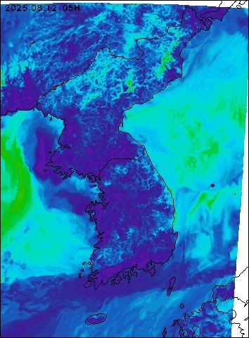 2025-08-12 05 : 00