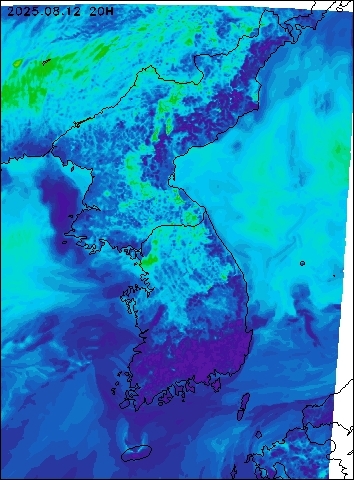 2025-08-12 20 : 00