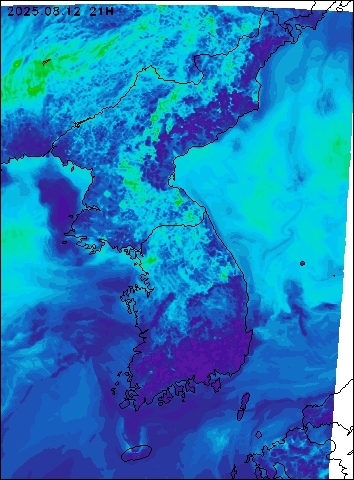 2025-08-12 21 : 00