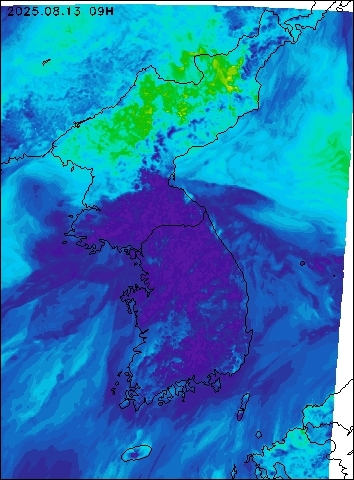 2025-08-13 09 : 00