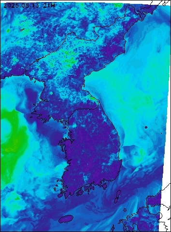 2025-08-13 21 : 00