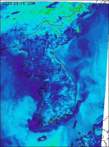 2025-08-15 20 : 00