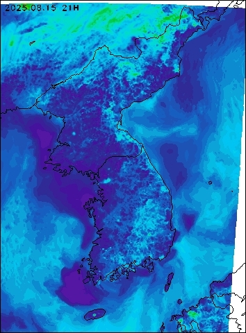 2025-08-15 21 : 00