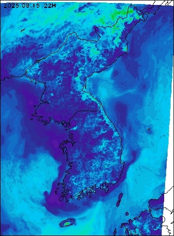 2025-08-15 22 : 00