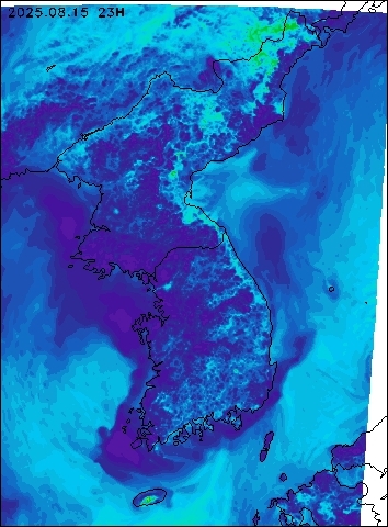 2025-08-15 23 : 00