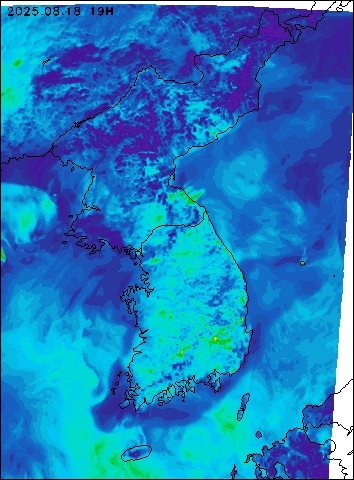 2025-08-18 19 : 00