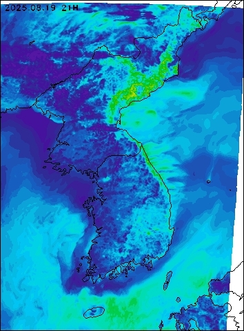 2025-08-19 21 : 00