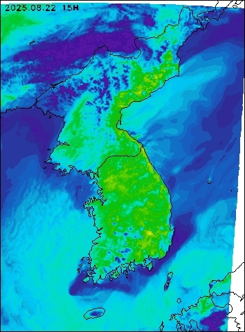 2025-08-22 15 : 00