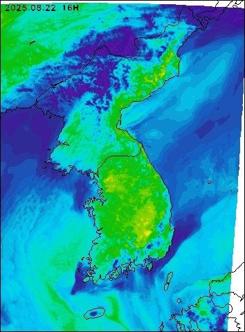 2025-08-22 16 : 00