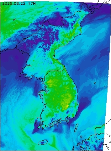 2025-08-22 17 : 00