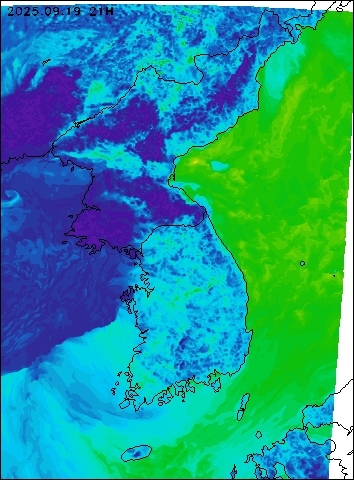 2025-09-19 21 : 00
