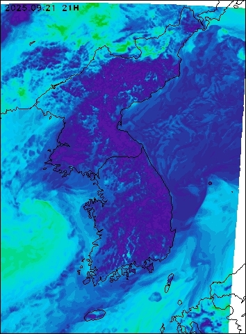 2025-09-21 21 : 00