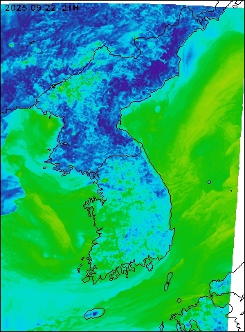 2025-09-22 21 : 00