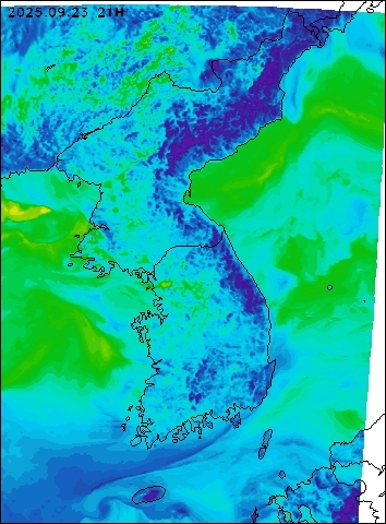 2025-09-23 21 : 00
