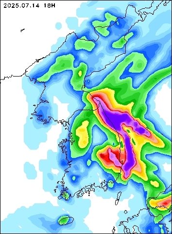 2025-07-14 18 : 00