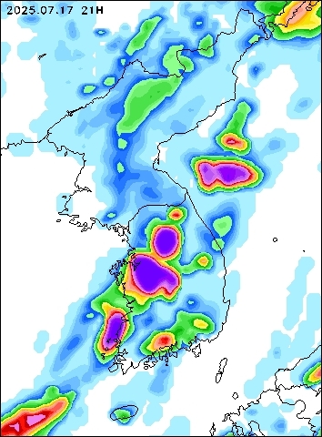 2025-07-17 21 : 00
