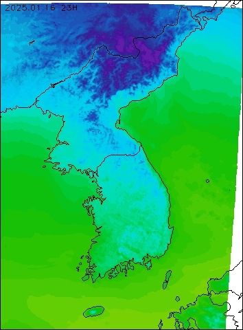 2025-01-16 23 : 00