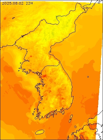 2025-08-02 22 : 00