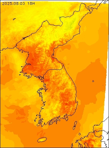 2025-08-03 18 : 00