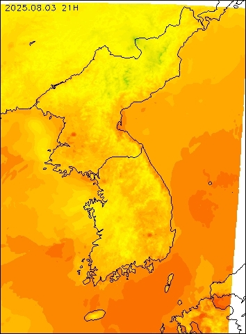 2025-08-03 21 : 00