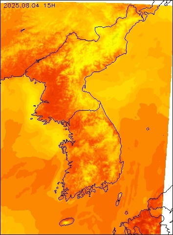 2025-08-04 15 : 00