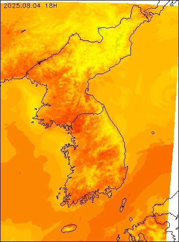 2025-08-04 18 : 00