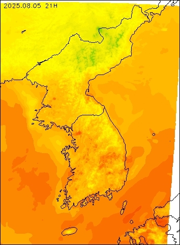 2025-08-05 21 : 00