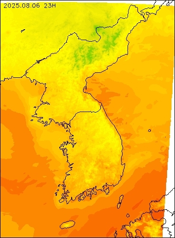 2025-08-06 23 : 00