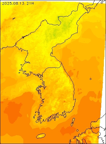 2025-08-13 21 : 00