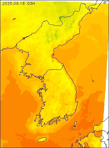 2025-08-18 03 : 00