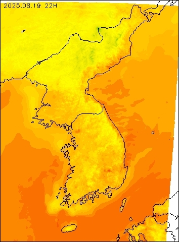 2025-08-19 22 : 00