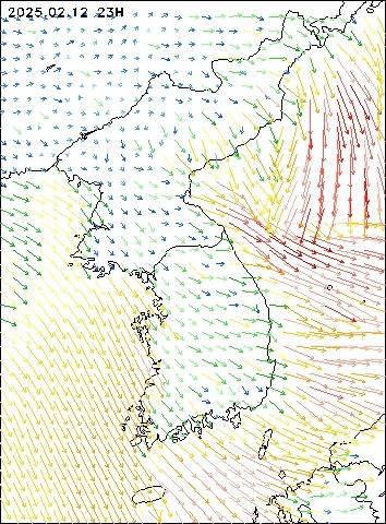 2025-02-12 23 : 00