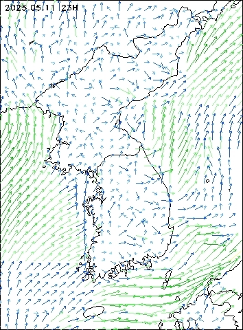 2025-05-11 23 : 00
