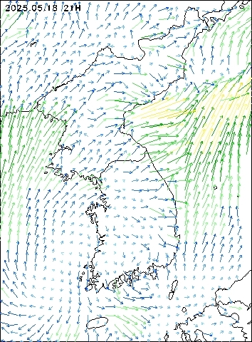 2025-05-18 21 : 00